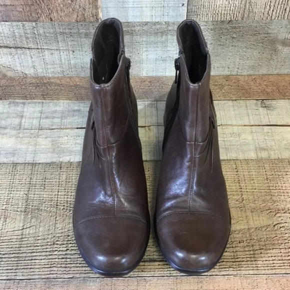 Clarks Brown Ruched Leather Ankle Zip Booties Womens 6 M Heeled Boots - Picture 3 of 12